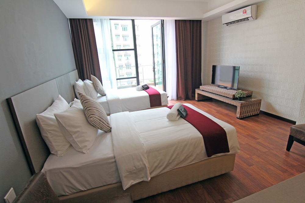Nexus Regency Suites & Hotel 46/69