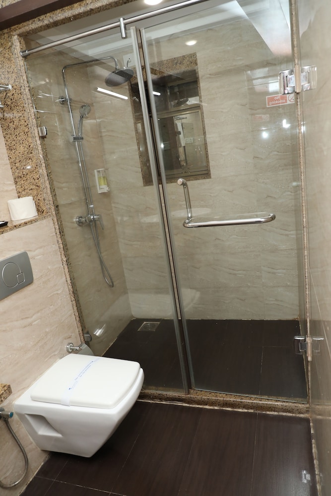 Hotel Anantha Executive Suites 15/18