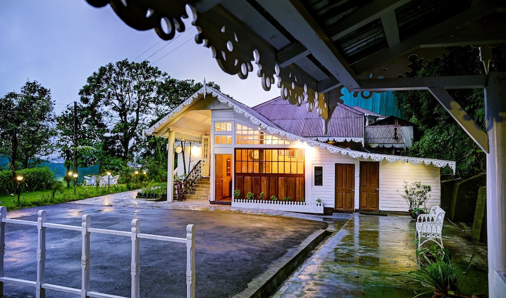 Summit Swiss Heritage Hotel 7/72