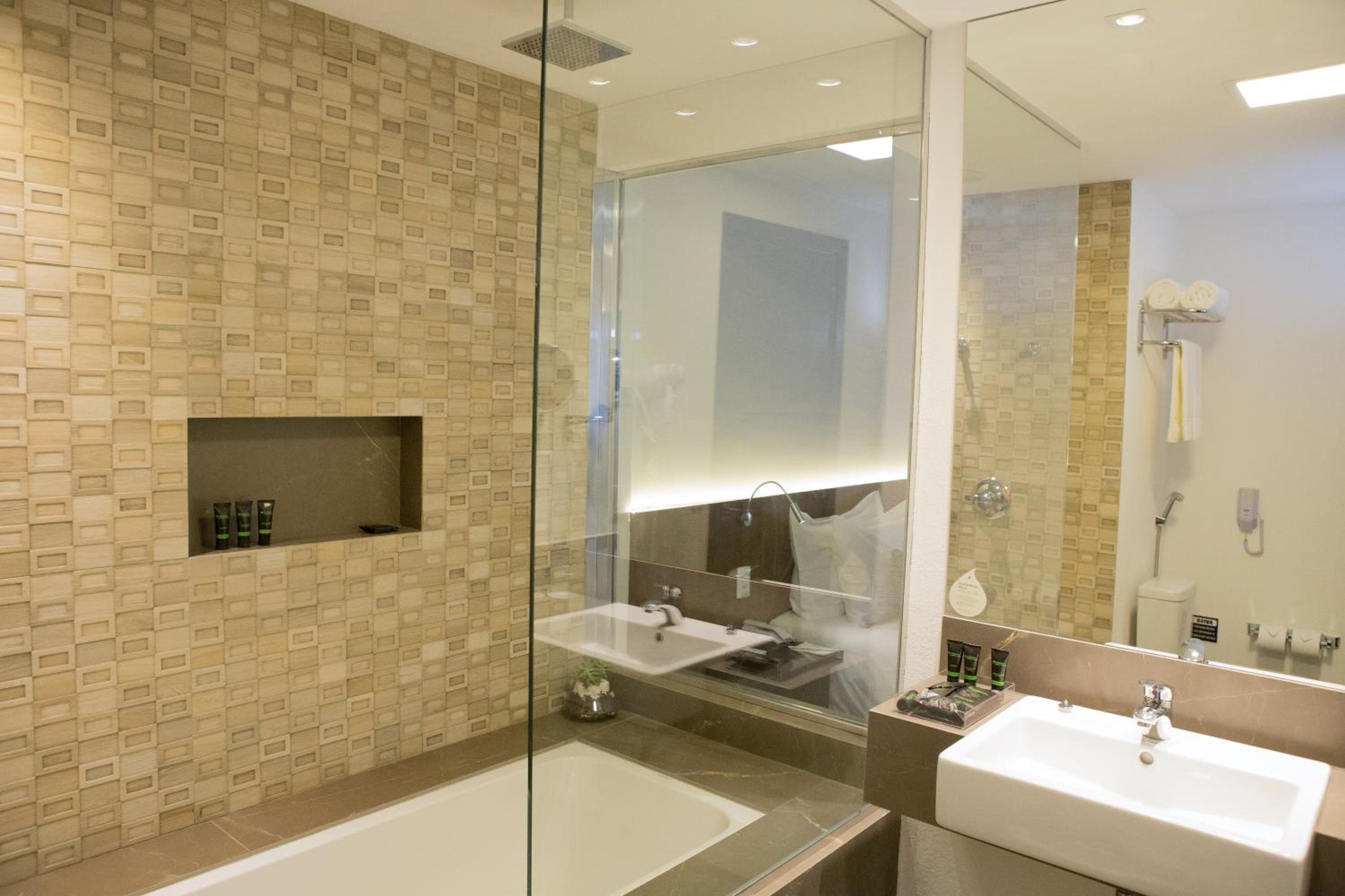 غرفة بريميوم بسرير كينج وسرير كوين، Wyndham Garden Ribeirao Preto Convention 3/4
