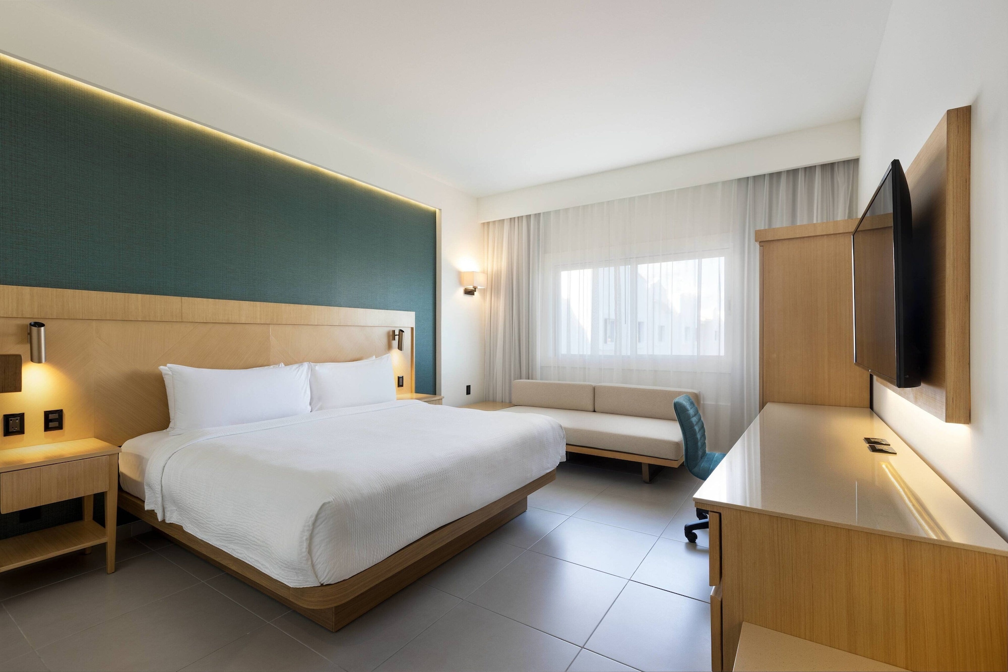 Room at Courtyard by Marriott Cancun Airport, CANCUN