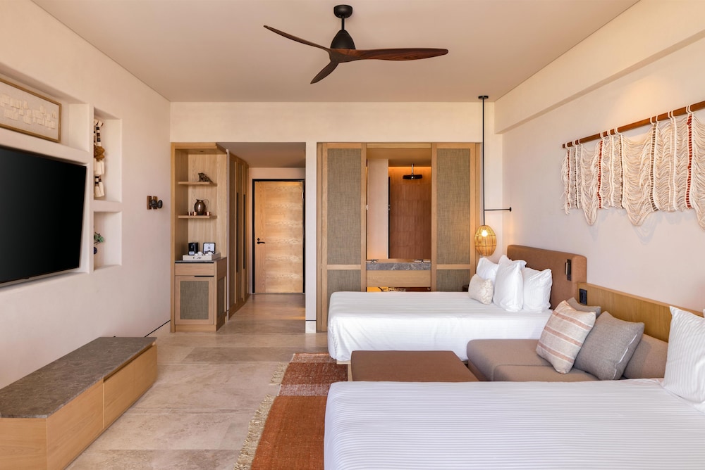 Room, 2 Queen Beds, Ocean Front, Balcony
