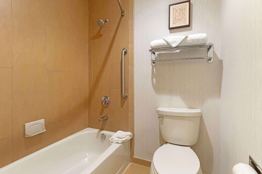 Best Western Plus Rancho Cordova Inn 61/63