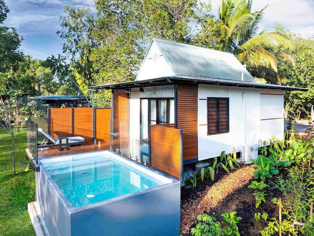 Mercure Darwin Airport Resort 7/83