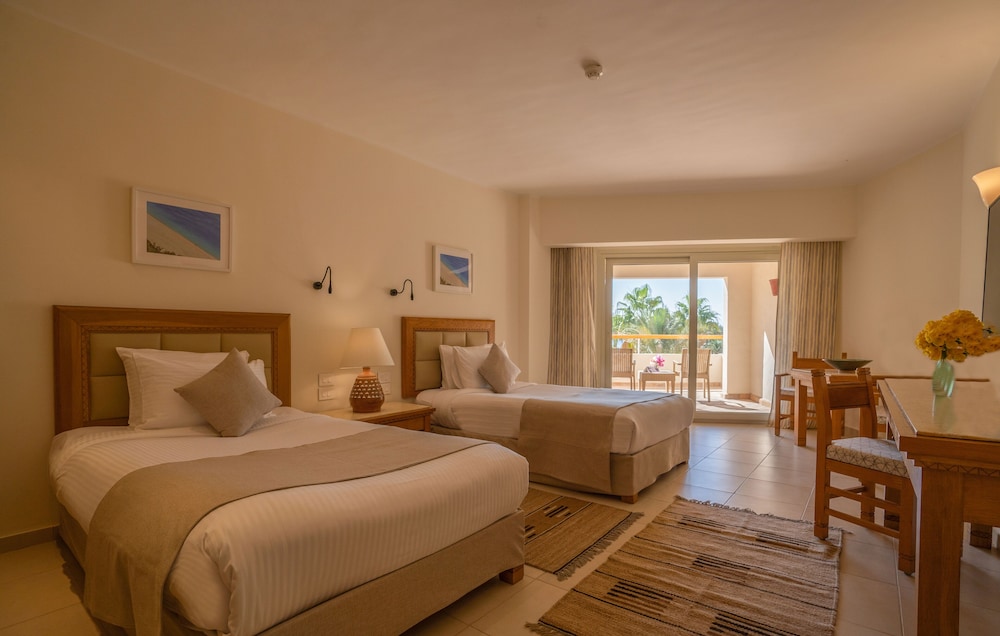 BEACH RESORT, SUPERIOR, DOUBLE BED, SEA VIEW