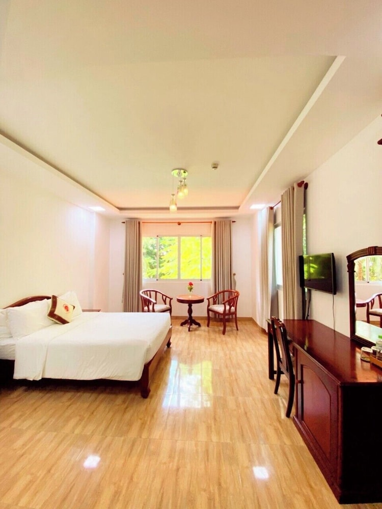 Tan Son Nhat Con Dao Resort 21/69
