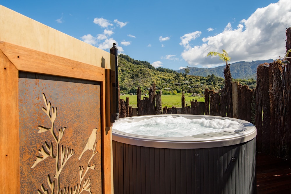 ABEL TASMAN LODGE 32/62
