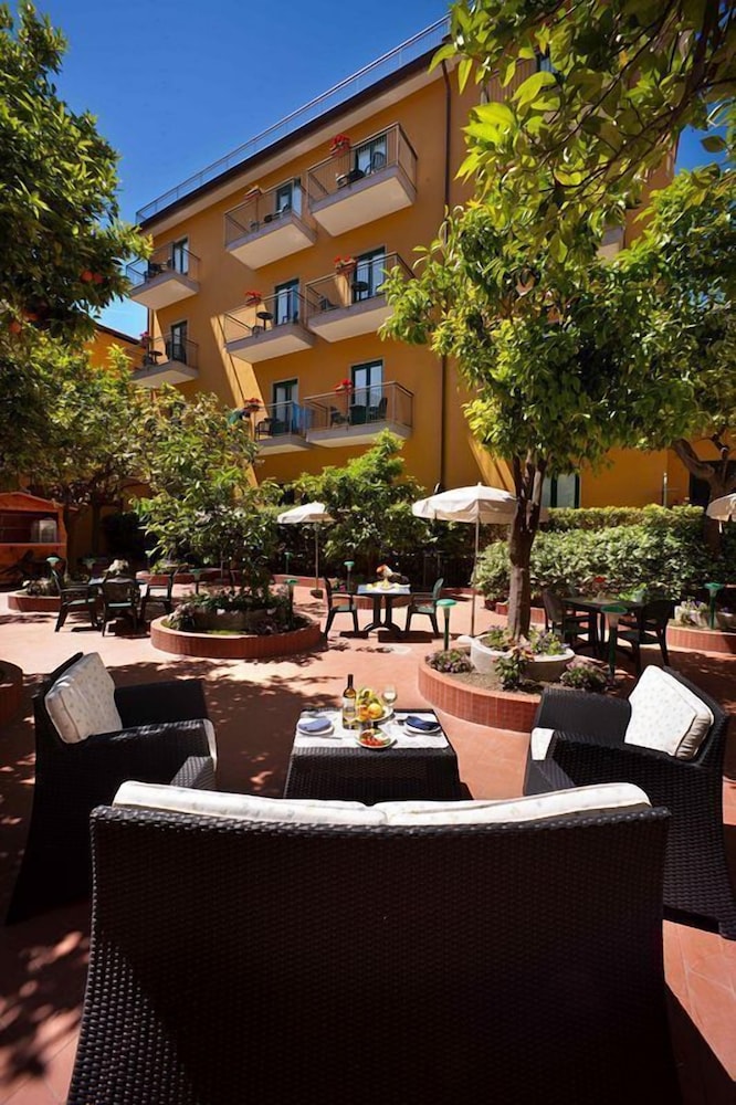 Hotel Astoria Sorrento 33/39