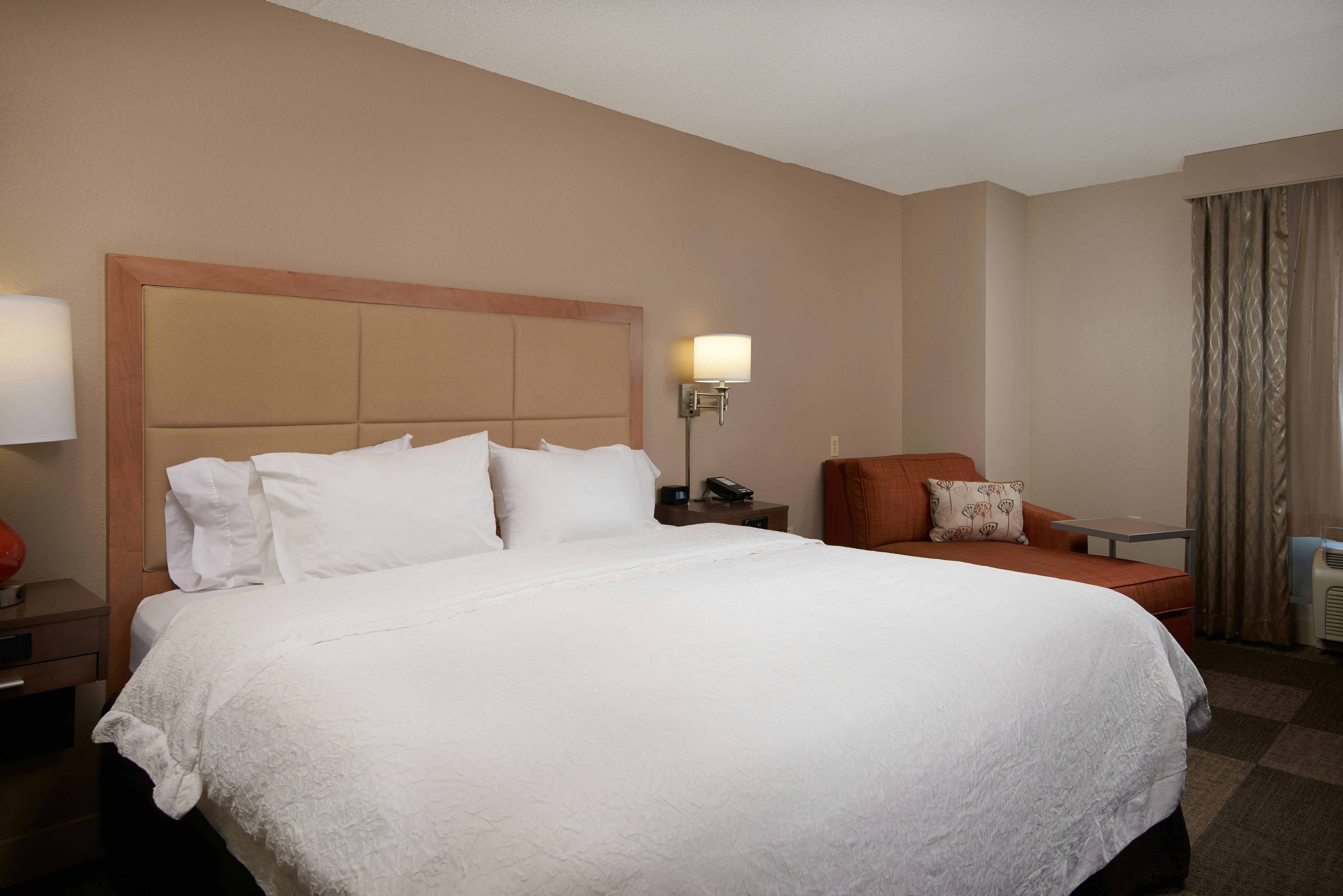 ROOM, KING BED