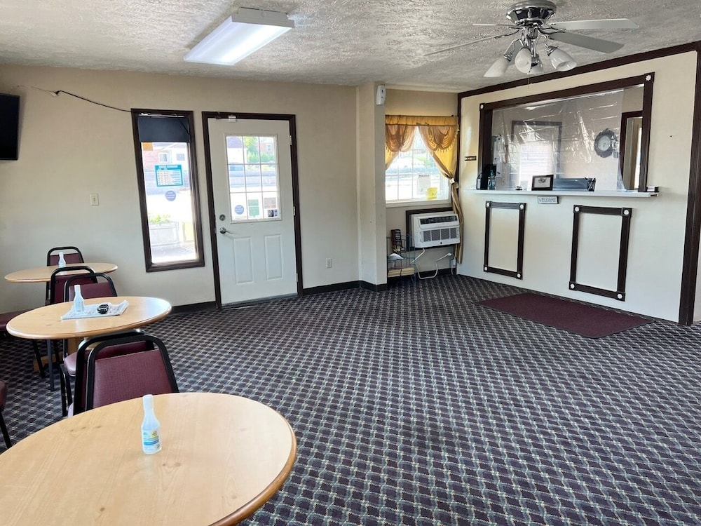 Economy Inn 43/45