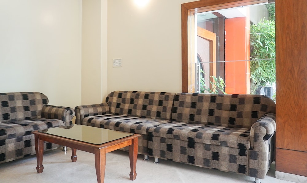 Treebo Trend Brahma Regency 25/39