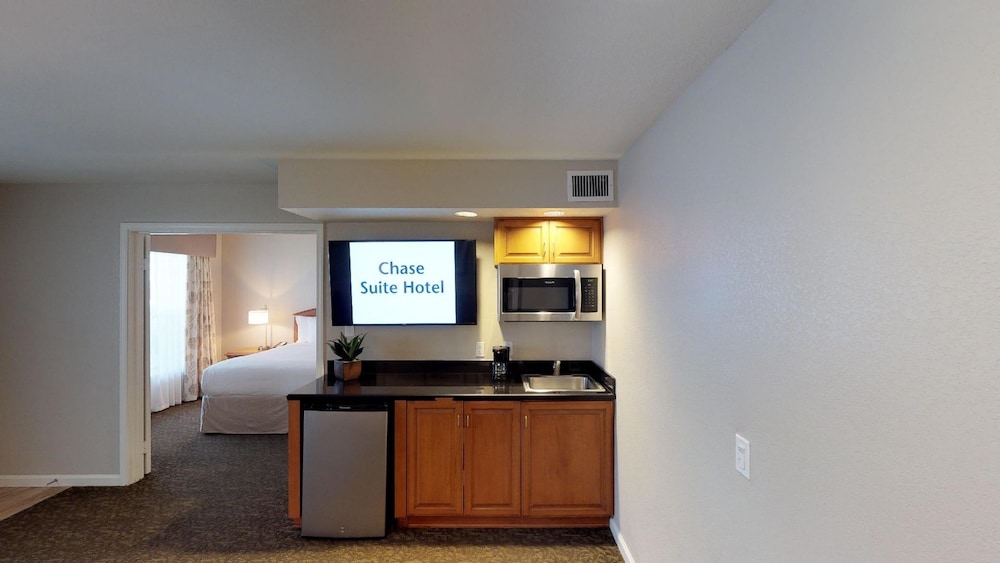 Chase Suite Hotel Brea 43/55