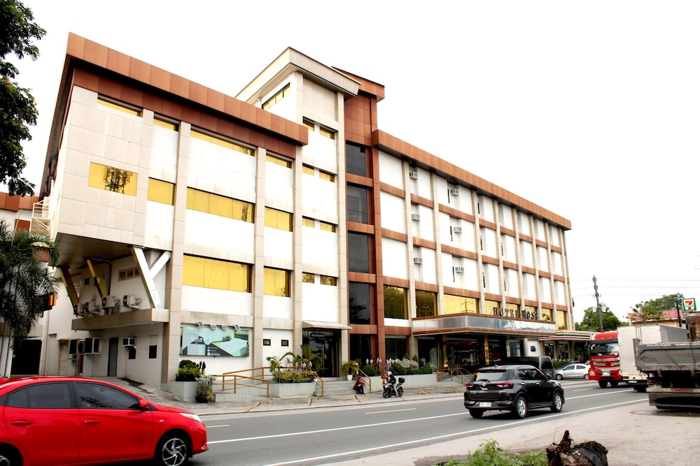 Palette Angeles, Clark International Airport, Formerly Boss Hotel 9/61