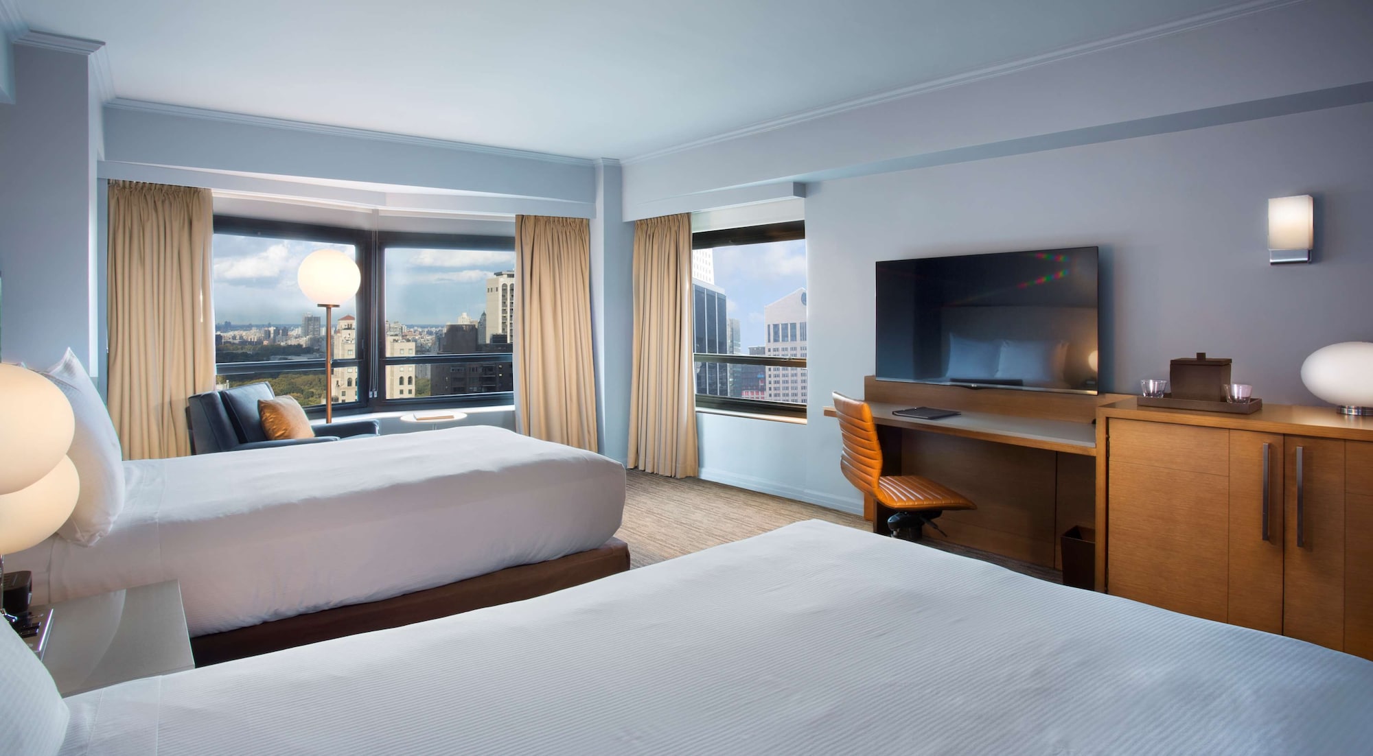 CITY, 2 DOUBLE BEDS, ACCESSIBLE
