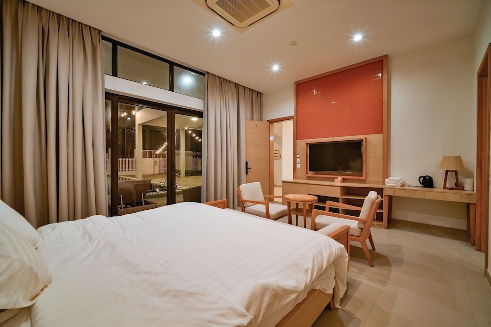 Mercury Phu Quoc Resort & Villas 39/63