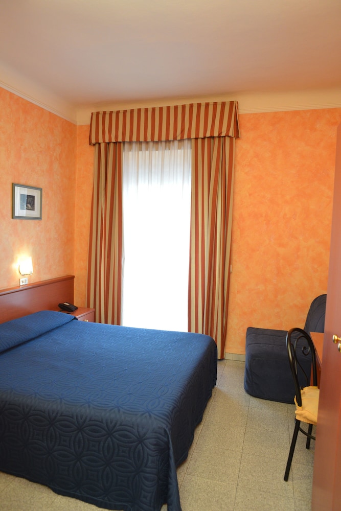 Hotel Aurora 11/38