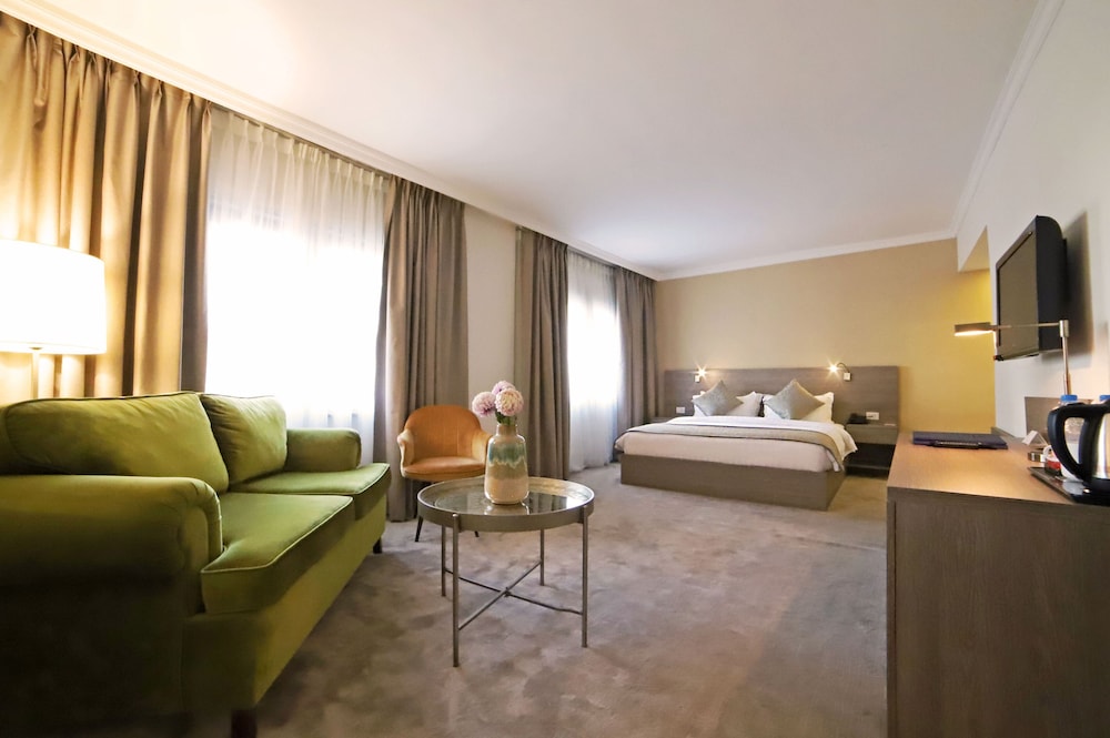 The Sanrock Hotel 14/47