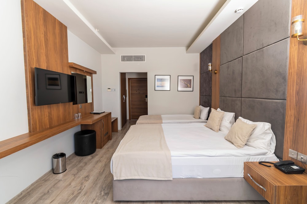 Mimoza Beach Hotel 8/45