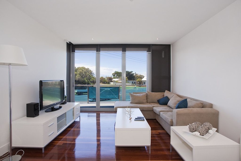 7 Bell Street Apartments 40/50
