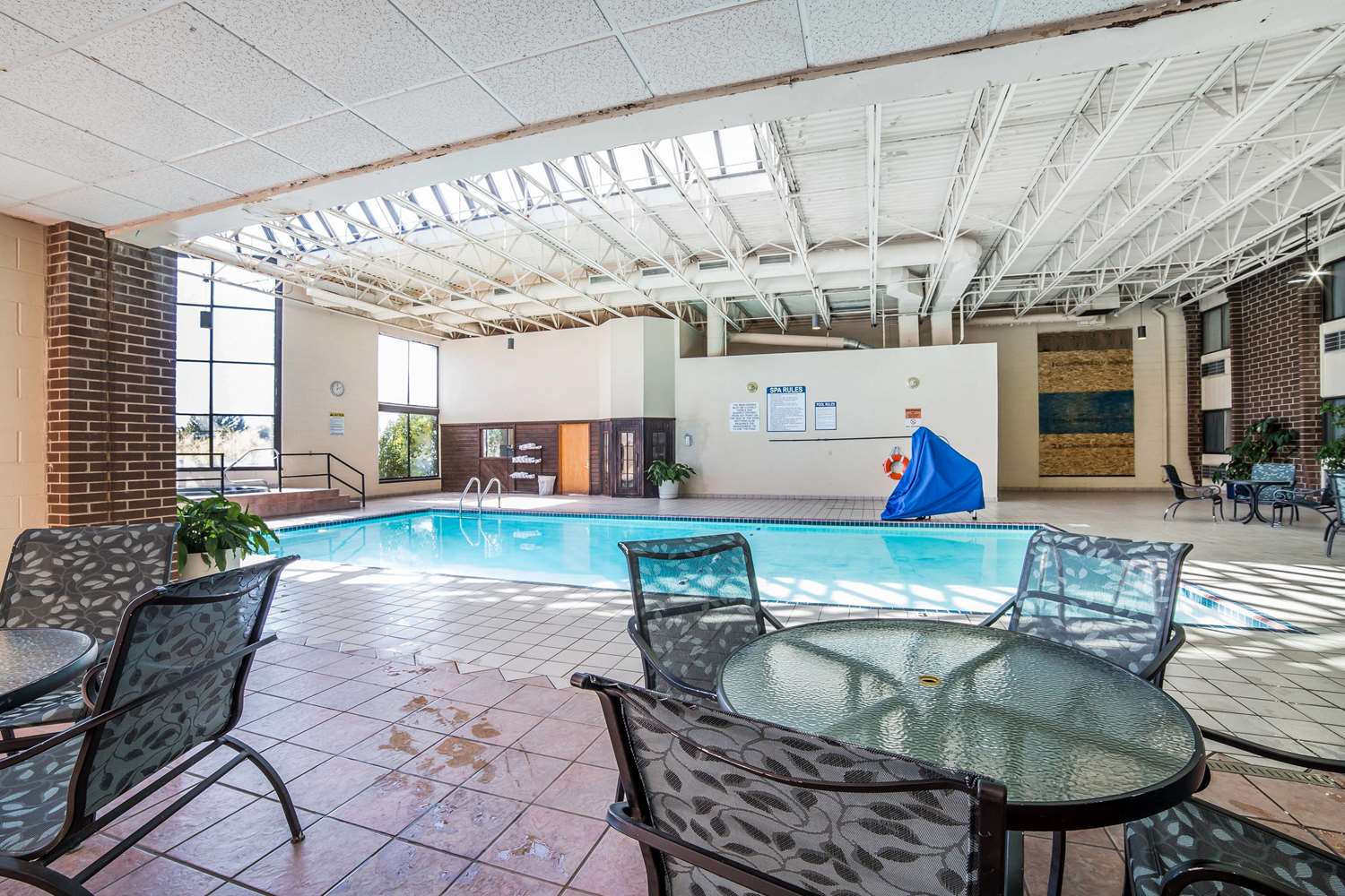 Studio6 Suites Butte, MT I-90 I-15 23/42