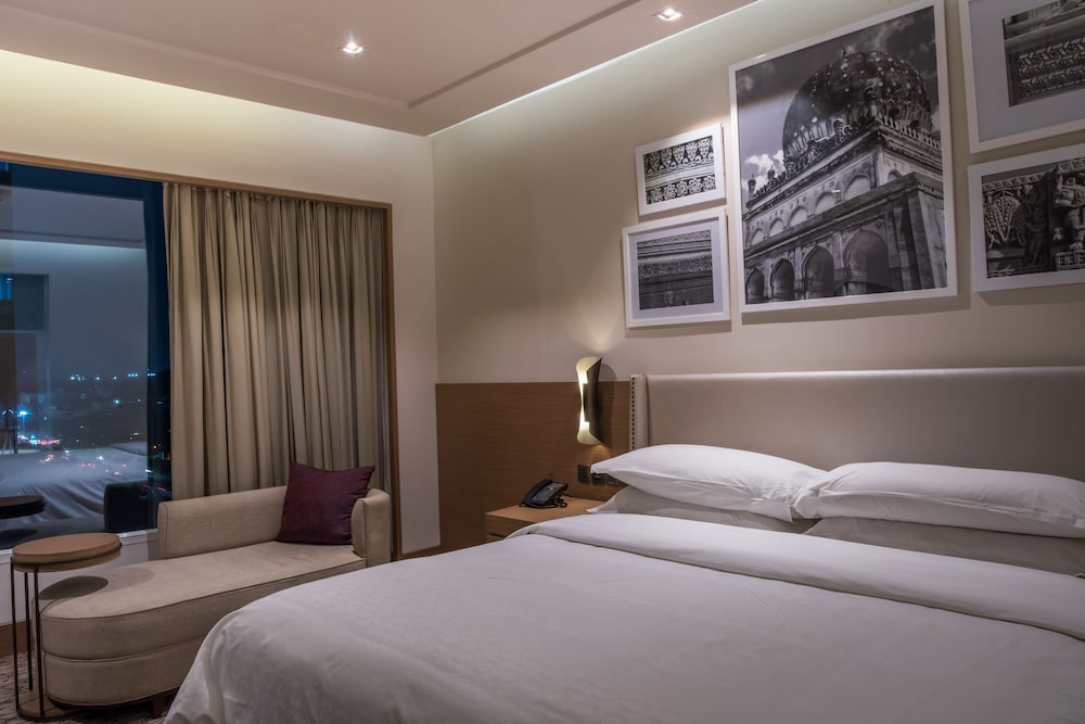 Sheraton Hyderabad Hotel 12/71