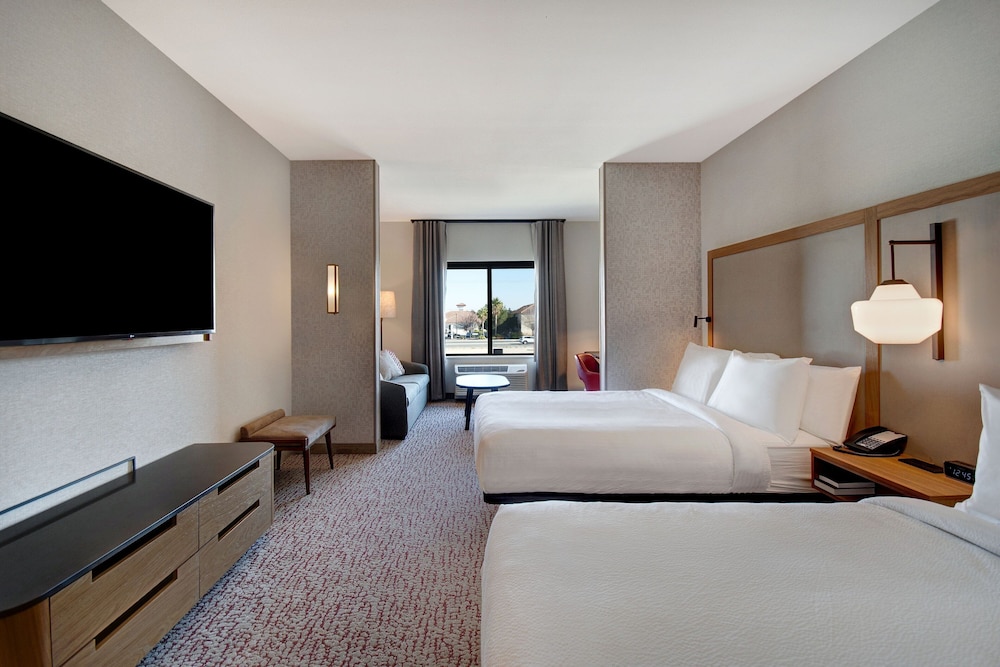 Fairfield Inn & Suites Lancaster Palmdale 10/34