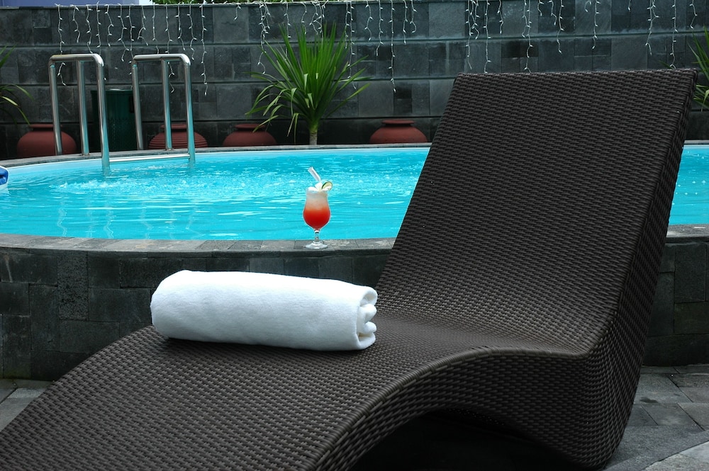 SWISS-BELHOTEL MANOKWARI 54/80