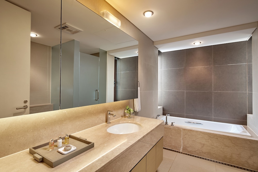 Lotte Resort Jeju Art Villas 48/50