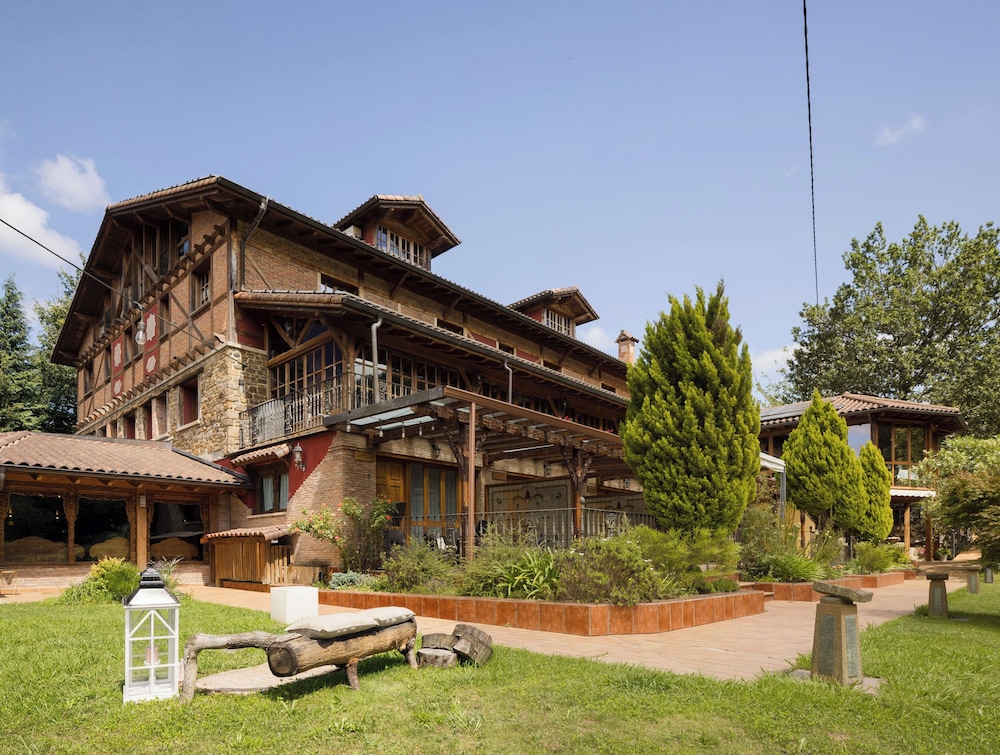 Hotel The Originals and Spa Etxegana 67/70