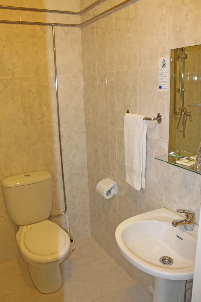 Grande Oceano Guest House 46/48