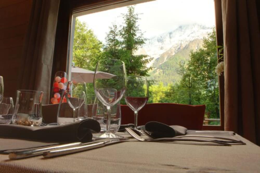 Les Campanules Hotel 71/74