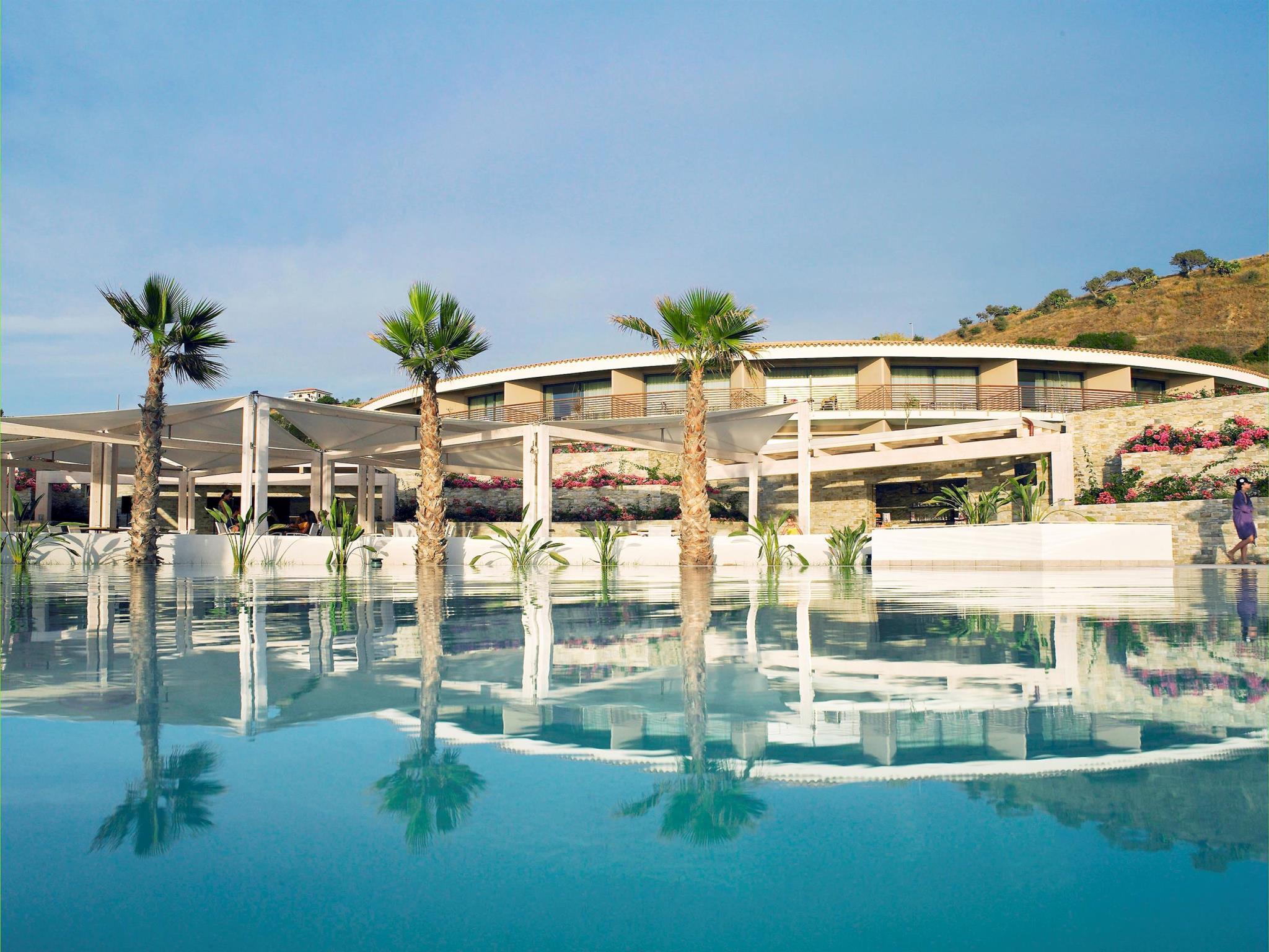 ROOM, DOUBLE OR TWIN BED, SIDE SEA VIEW