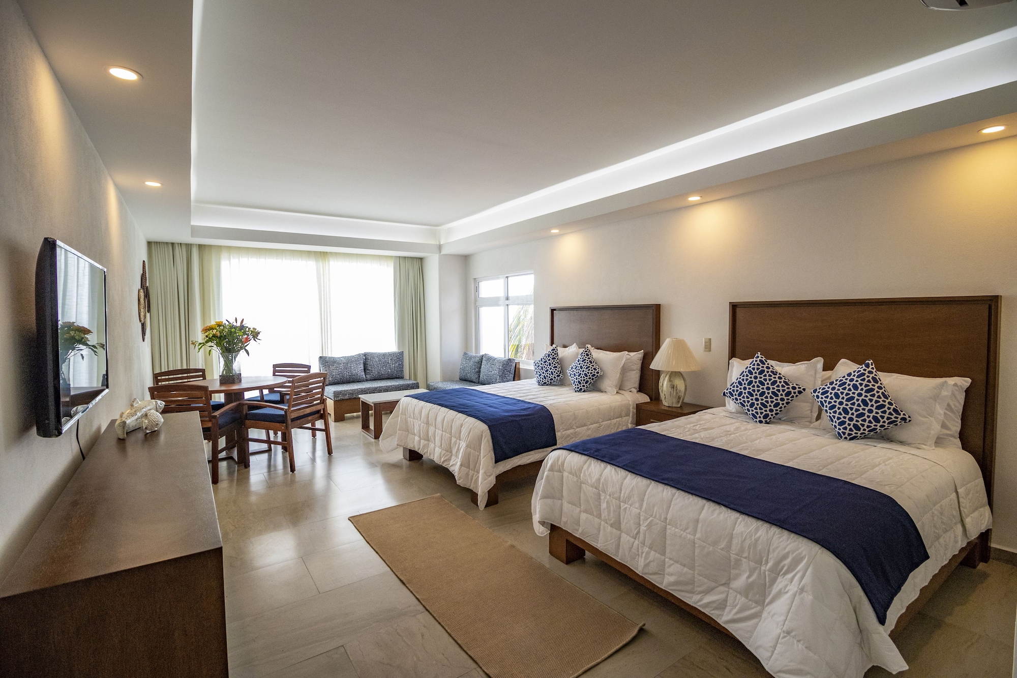 GRAND, PACIFIC, DELUXE, SUITE, KING BED, WITH VIEW