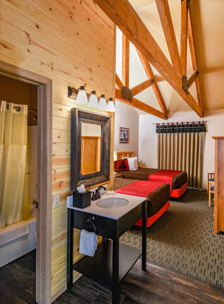 Denali Bluffs Hotel 52/68