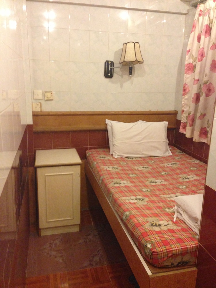 Kowloon New Hostel 15/35