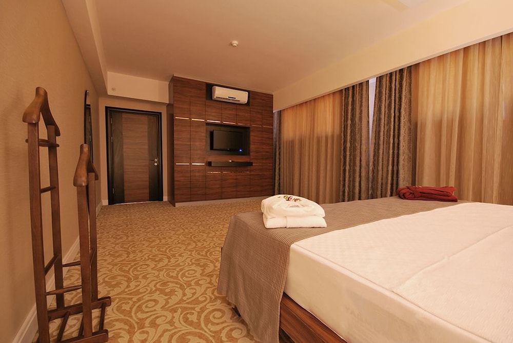 Madame Tadia Hotel 19/43