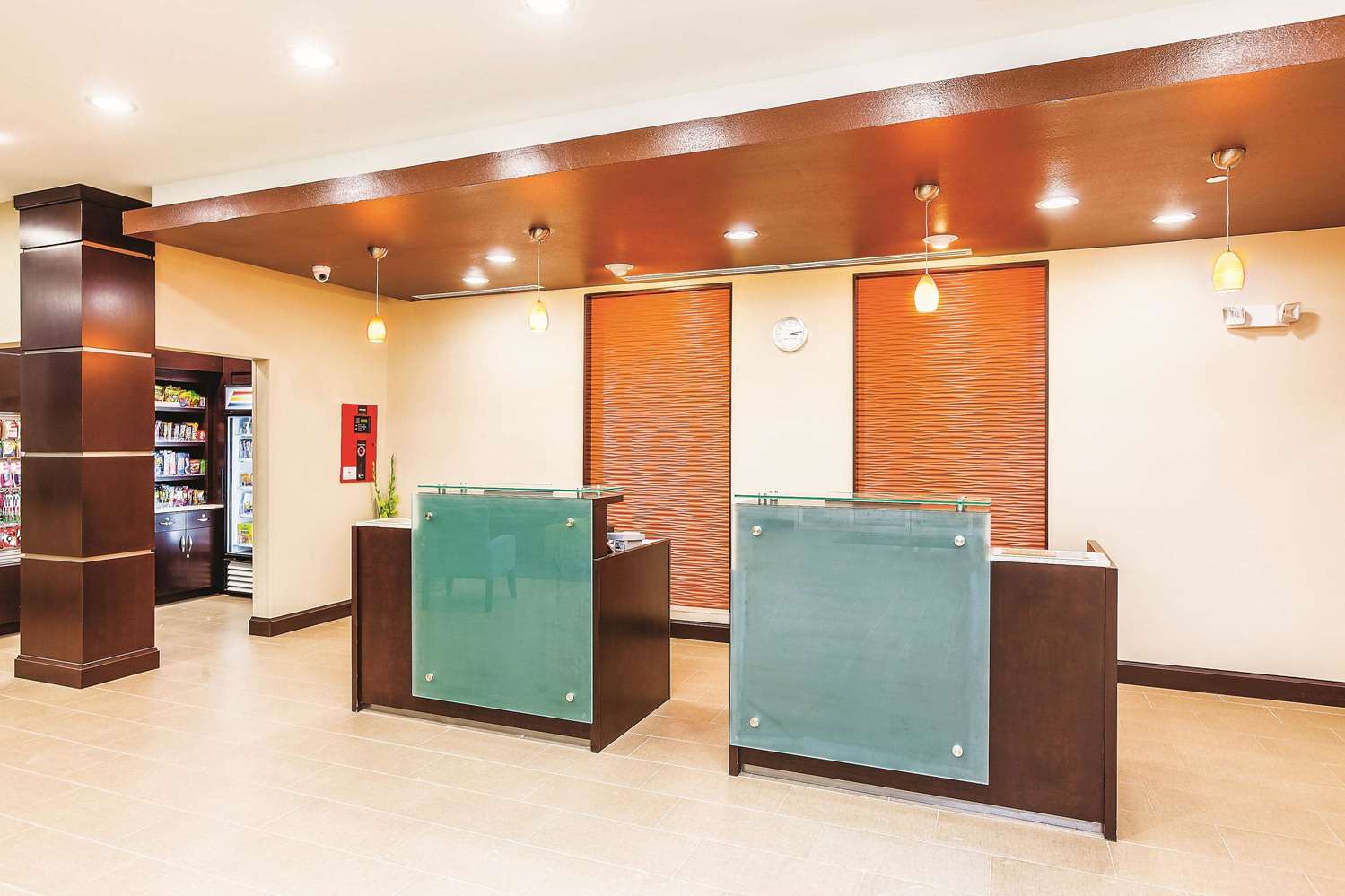 La Quinta Inn Suites Cotulla 5/20