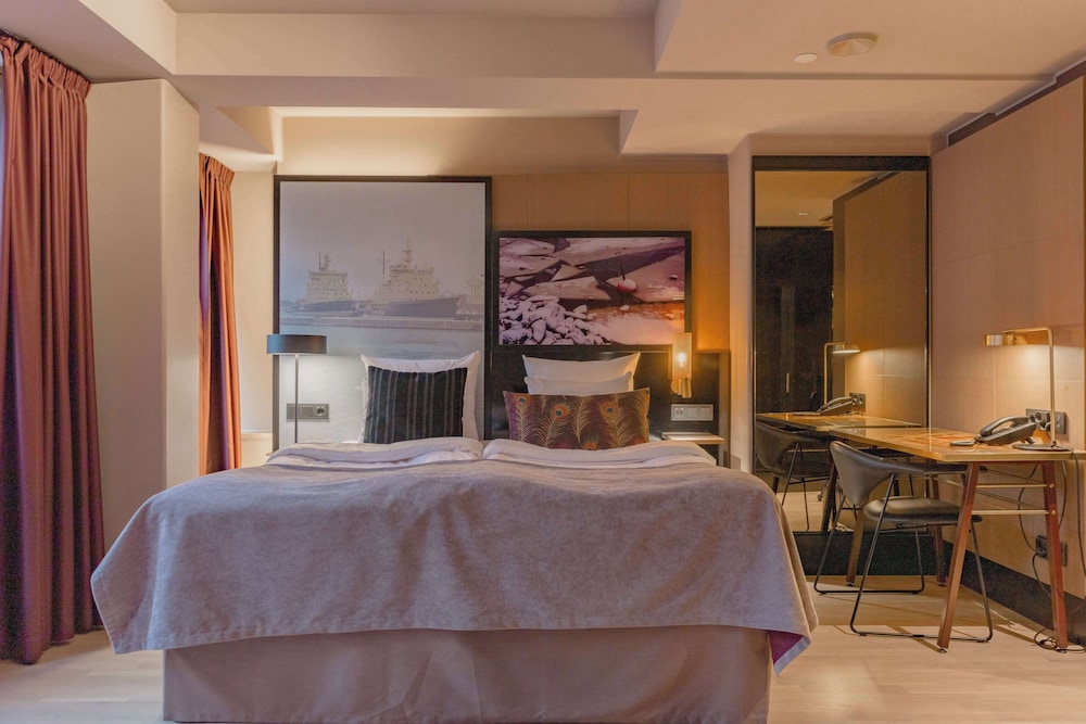 Grand, King Bed, Sauna 2/5