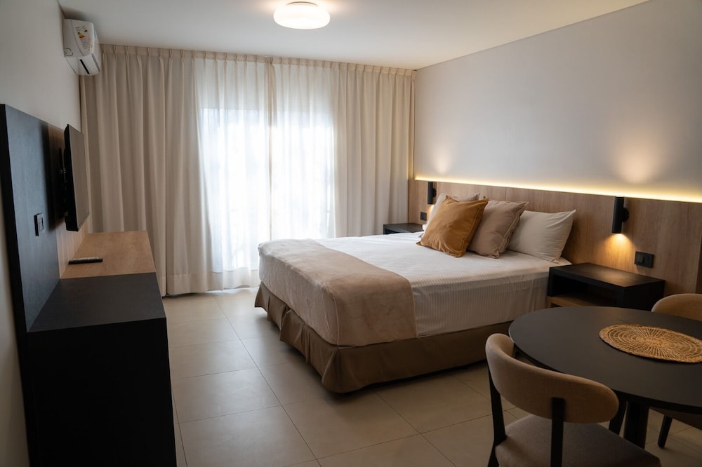 Urbanas Suites 7/36