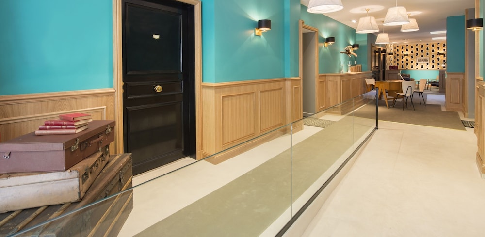 Suites and Hotel Helzear Champs Elysees 7/65