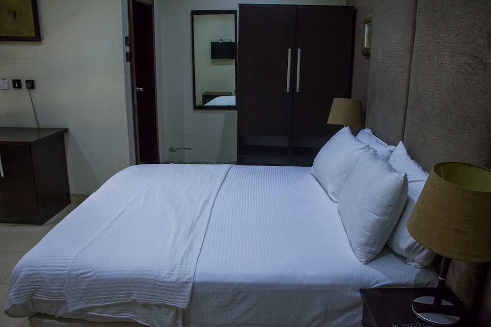 Chelsea Suites 2 Annex 10/37