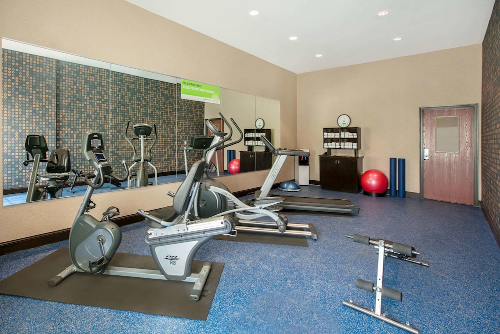 La Quinta Inn & Suites by Wyndham Denton - University Drive 25/41
