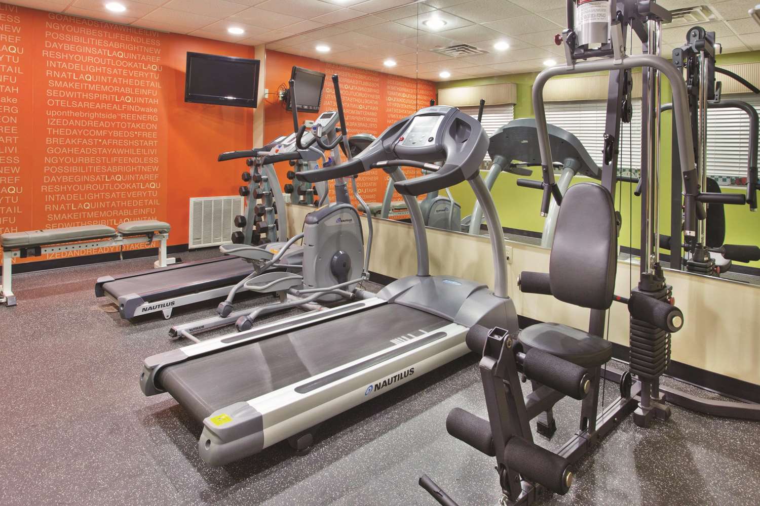 La Quinta Inn Suites By Wyndham Oxford Anniston 6/14