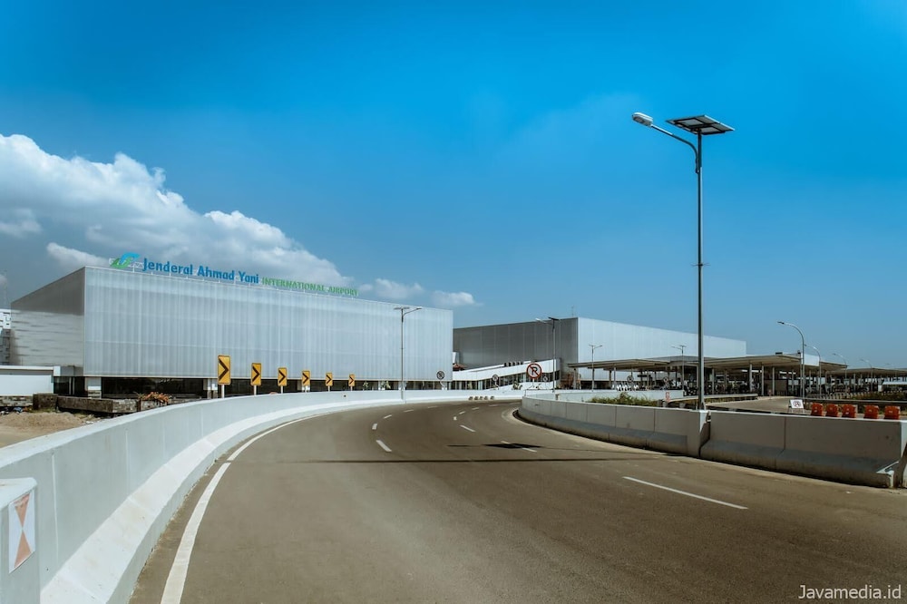The Azana Hotel Airport Semarang 36/37