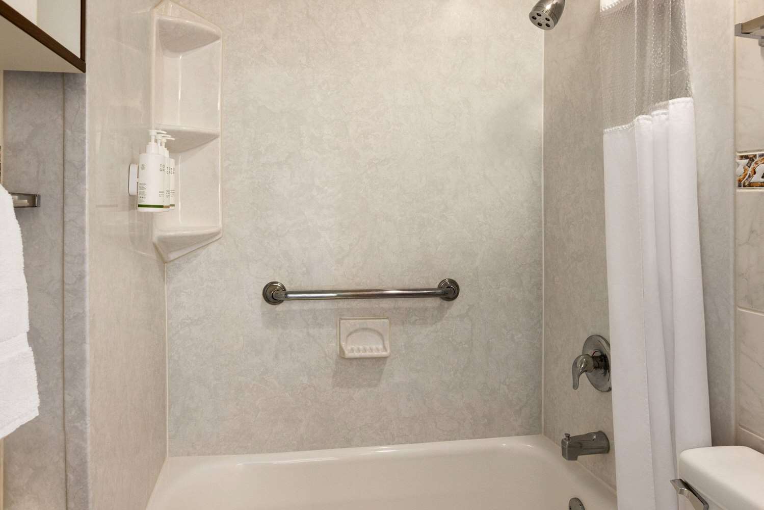 Howard Johnson By Wyndham Ocean City Oceanfront 46/50