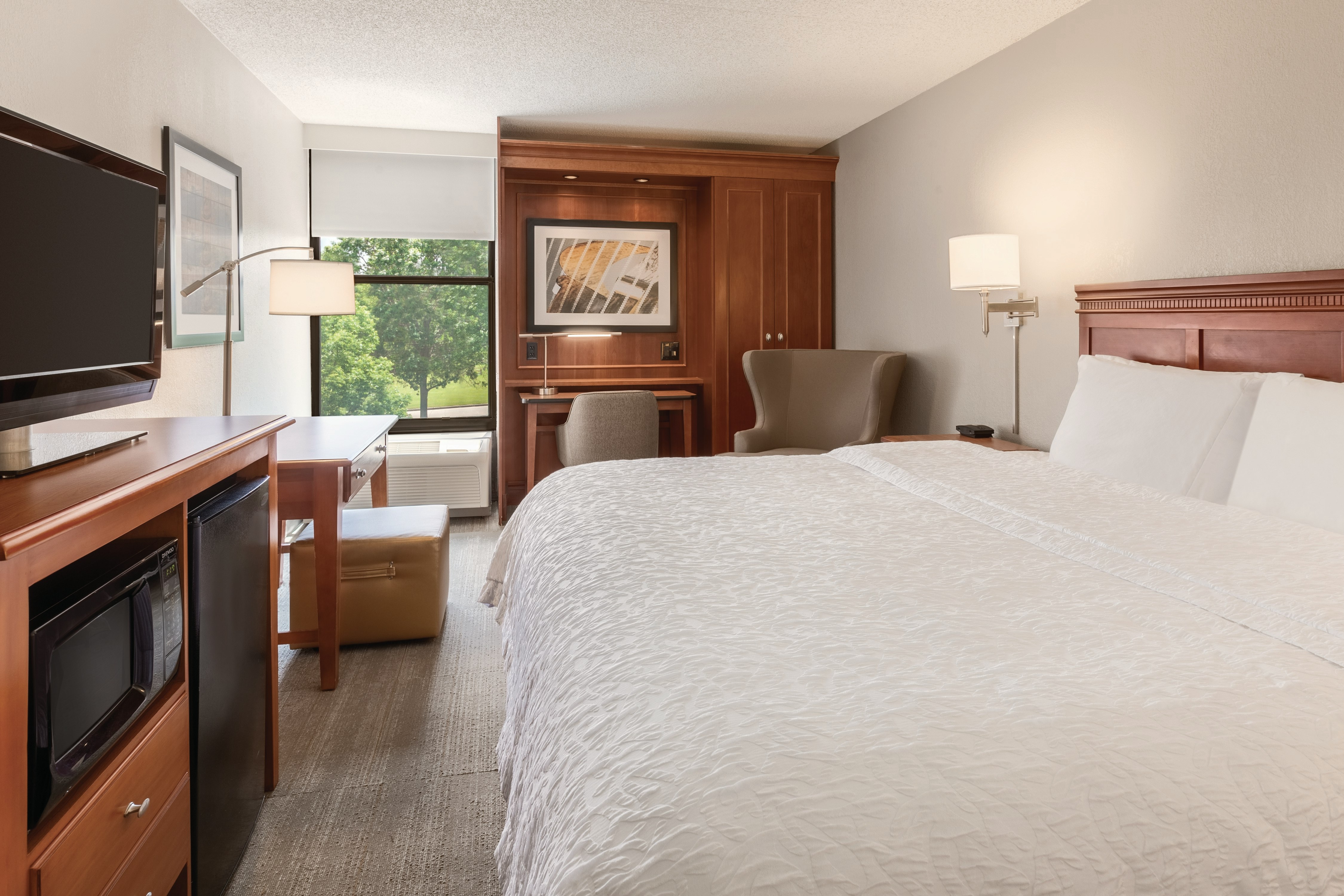 ROOM, KING BED