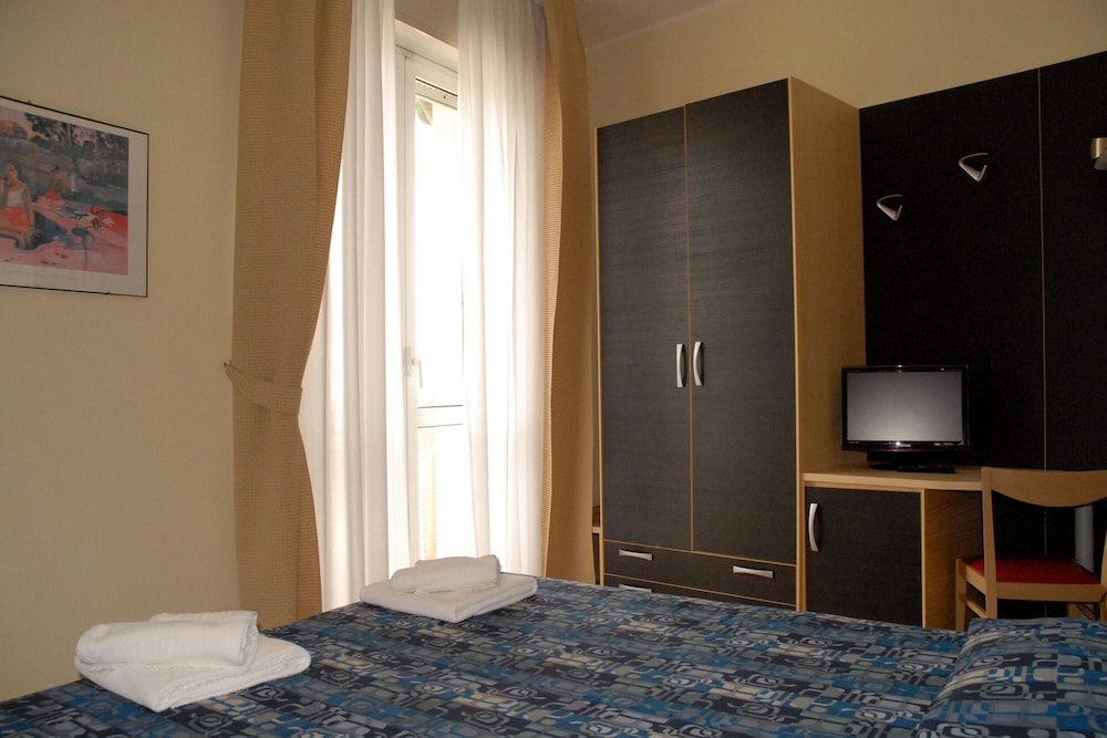 Hotel Arno Rimini 34/44