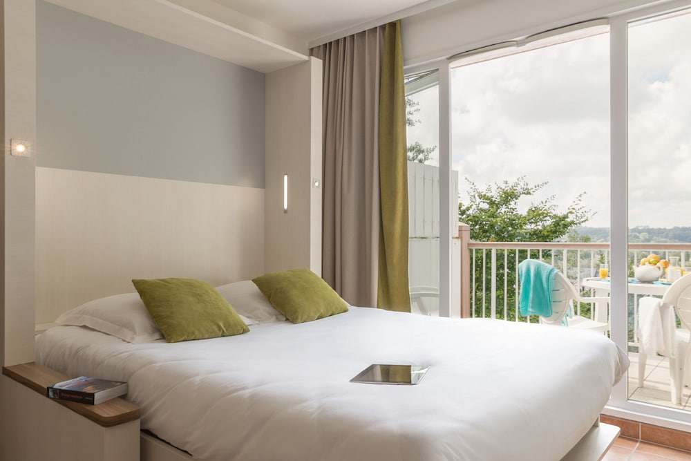 1 Bedroom, District, Apartment, Double and Twin Beds, Murphy Bed, Balcony or Terrace
