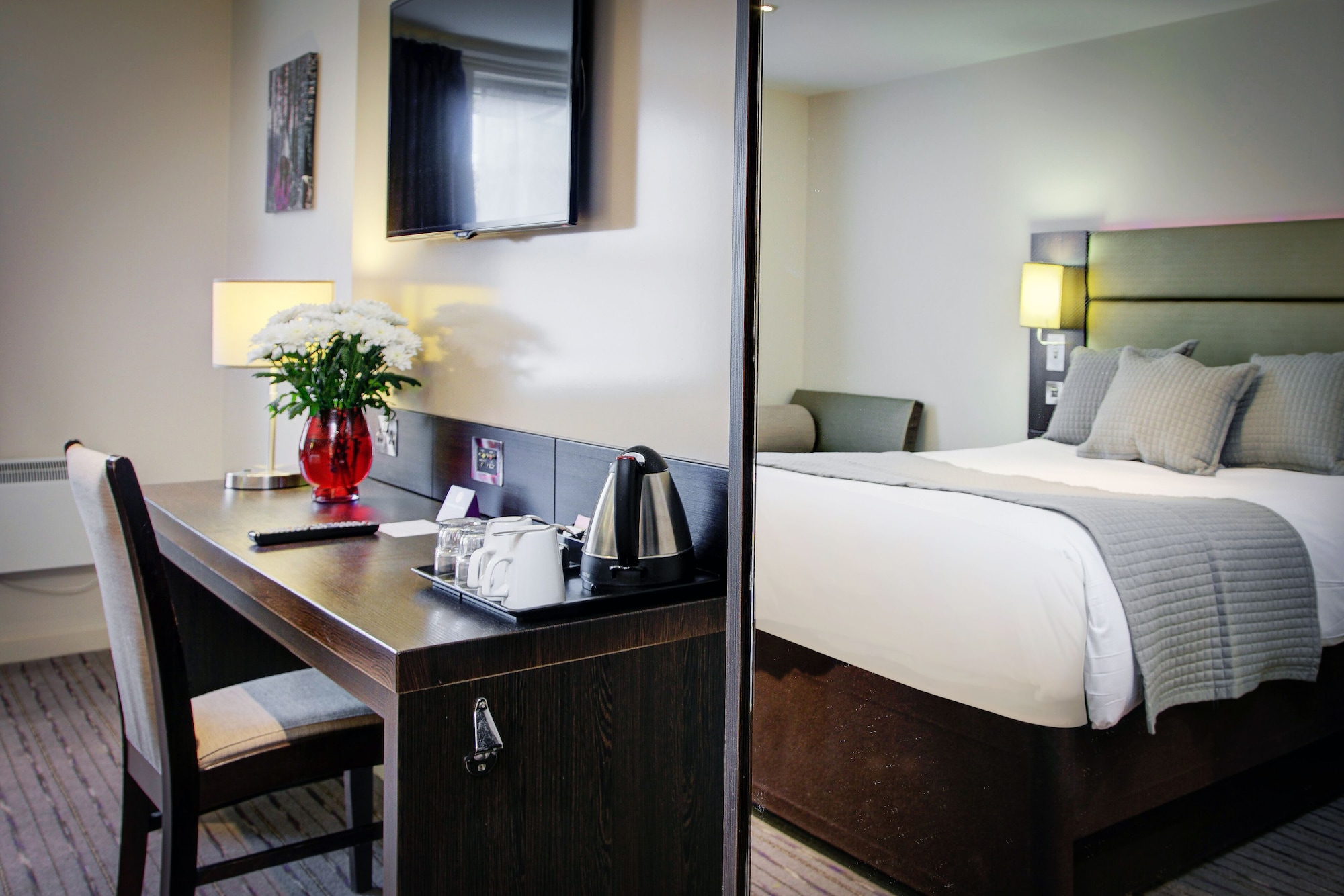 غرفة قياسية بسرير مزدوج لذوي الإعاقة، Fortune Huddersfield, Sure Hotel Collection by Best Western 2/3