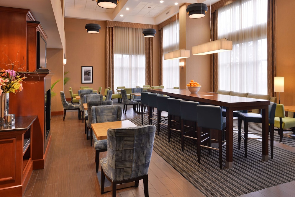 Hampton Inn & Suites Tacoma 35/46
